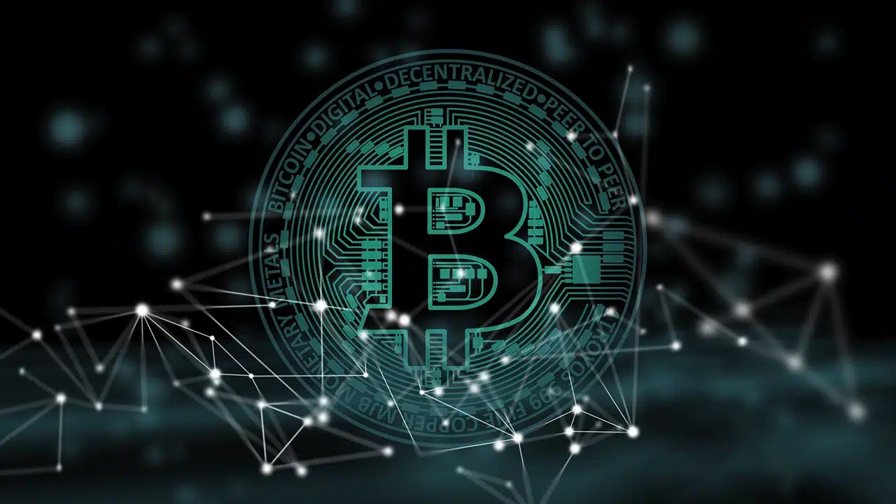 Símbolo de Bitcoin con elementos de conectividad digital en verde representando la tecnología blockchain